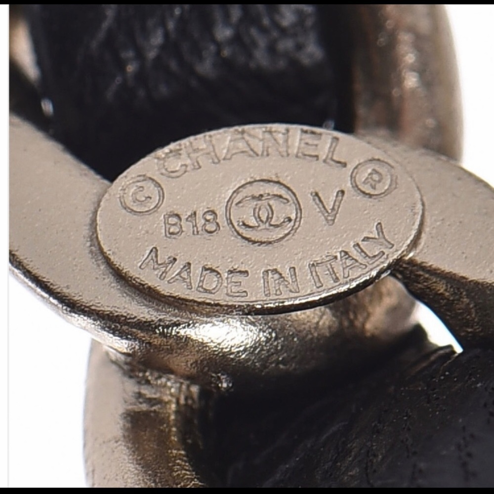 CHANEL BROOCH - Picture 5 of 9
